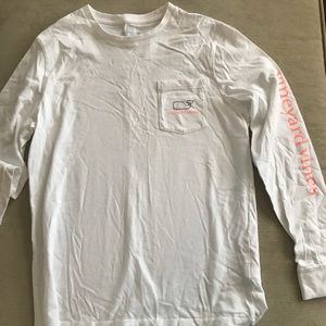 Vineyard vines long leave white tee